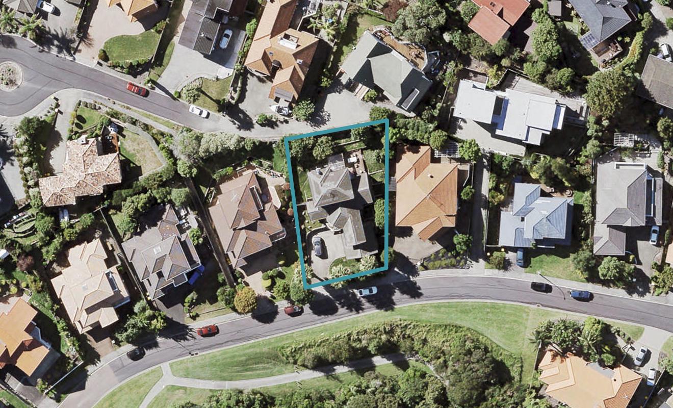 32 Mulgan Way, Browns Bay, Auckland - Carousel 1