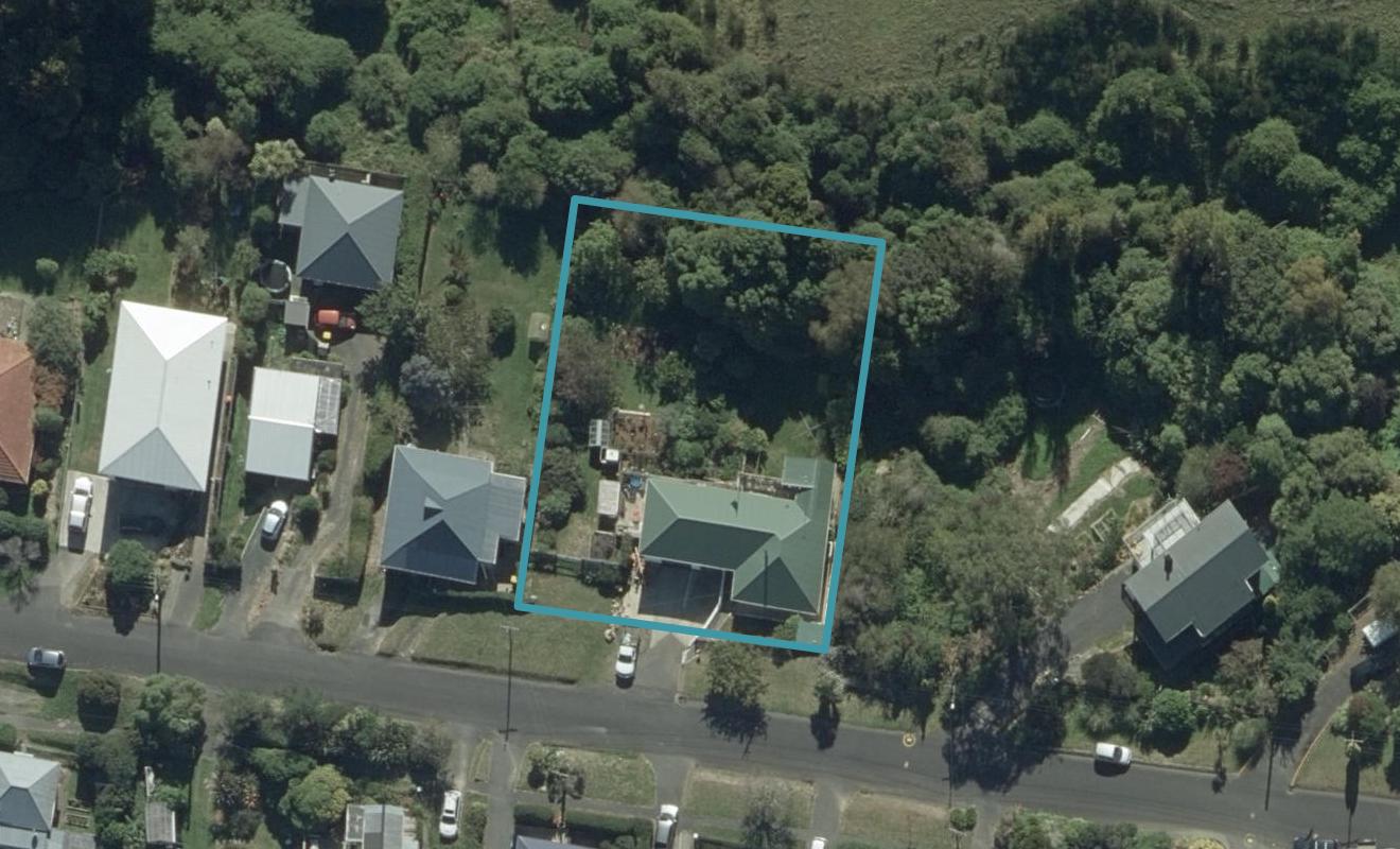 15 Gorman Street, Macandrew Bay, Dunedin - Carousel 1
