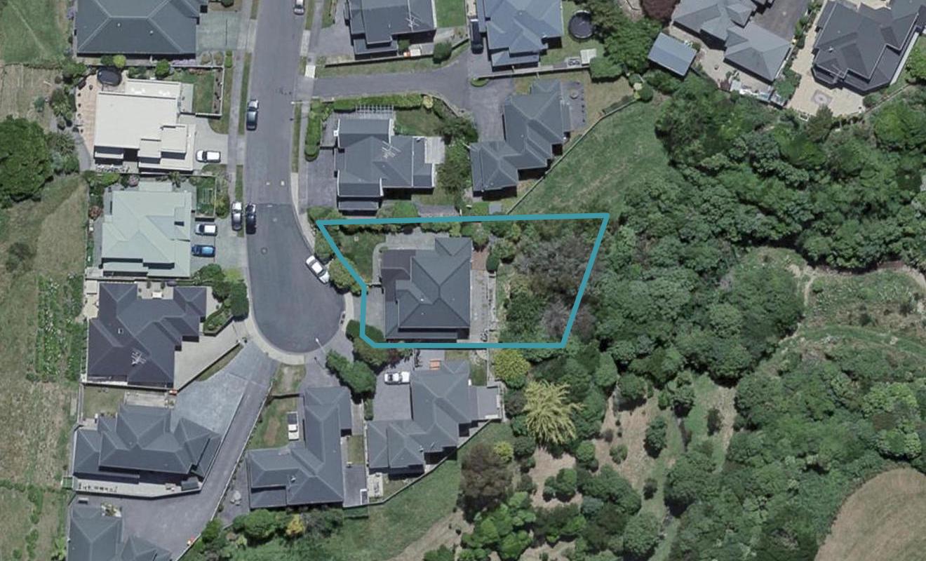 21 Chippenham Grove, Churton Park, Wellington - Carousel 1