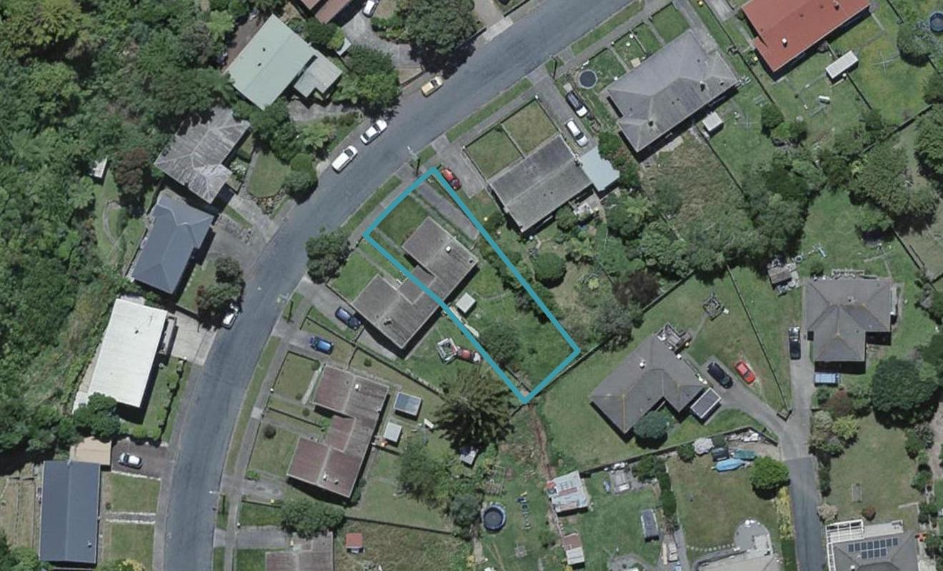 42 Franklyn Road, Tawa, Wellington - Carousel 1