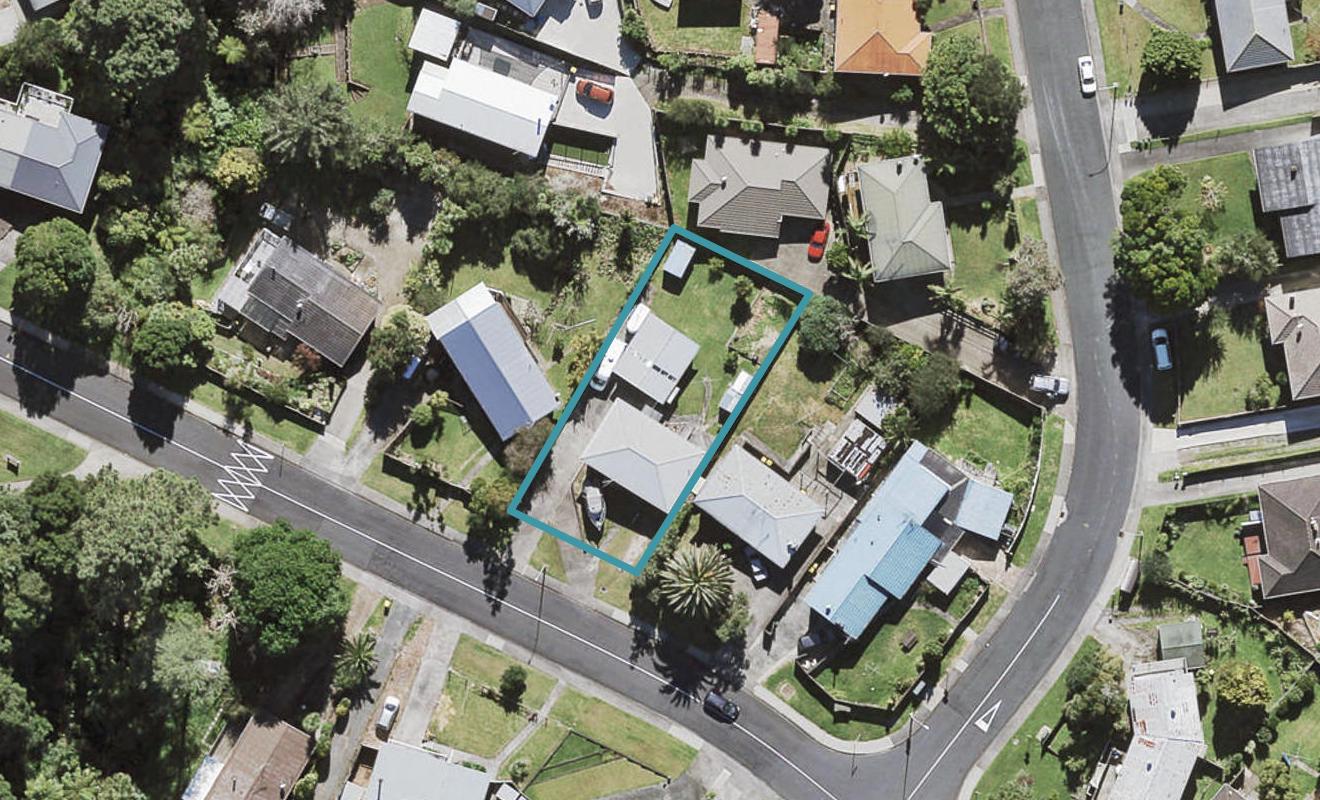 19 Glendene Avenue, Glendene, Auckland - Carousel 1
