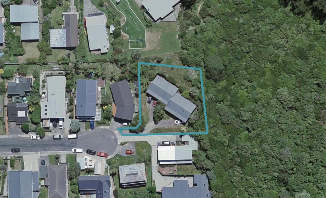 13A Middlesex Place, Northland, Wellington - Carousel 1