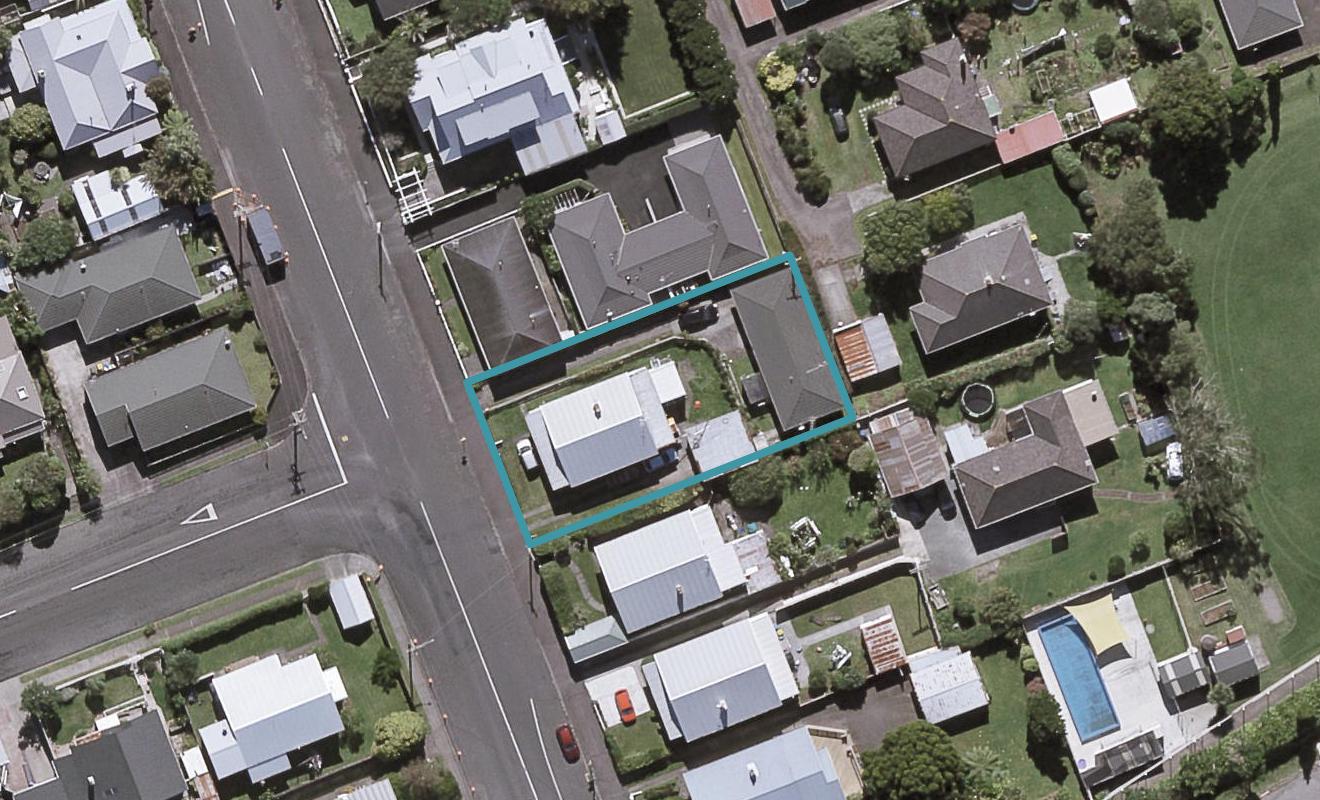 2/21 Paynters Avenue, Strandon, New Plymouth - Carousel 1
