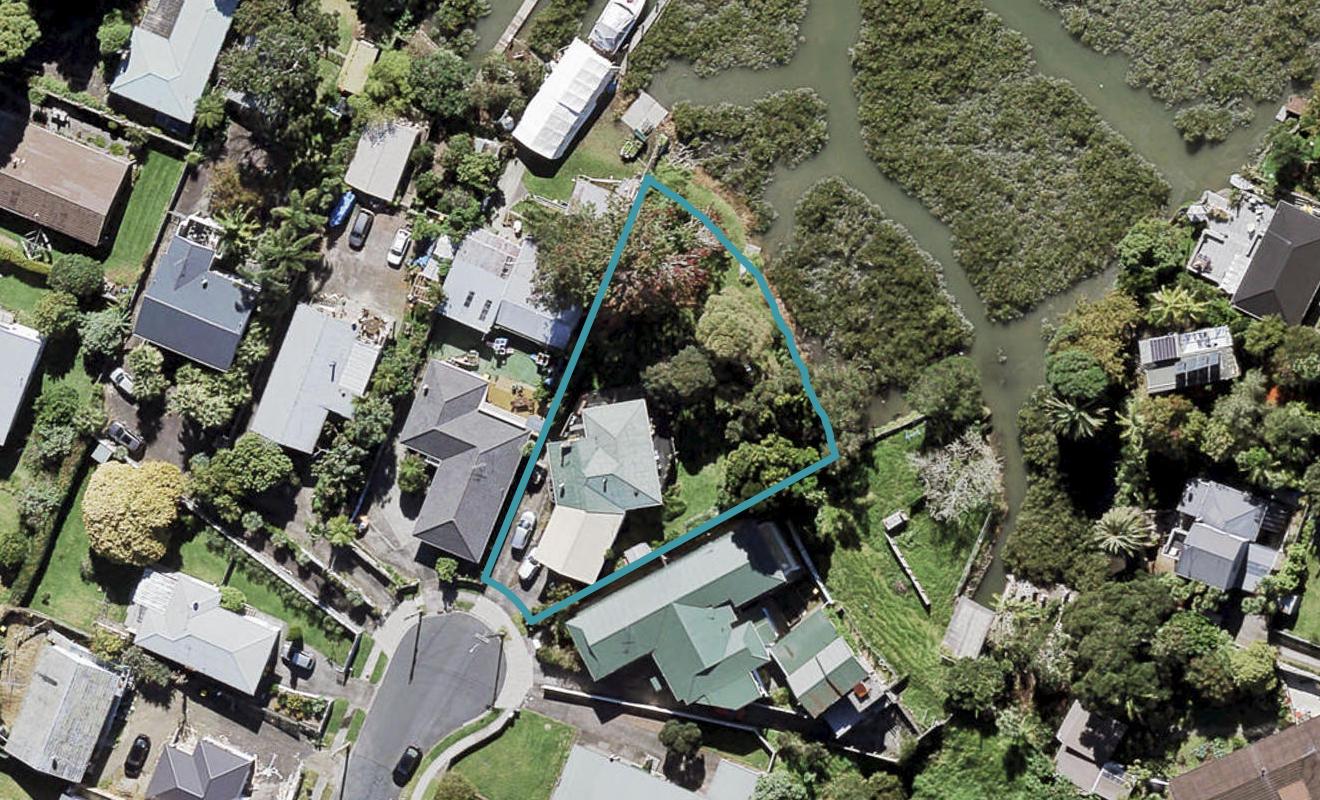 23 Kelston Street, New Lynn, Auckland - Carousel 1