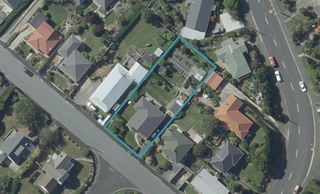 10 Aytoun Street, Shiel Hill, Dunedin - Carousel 1