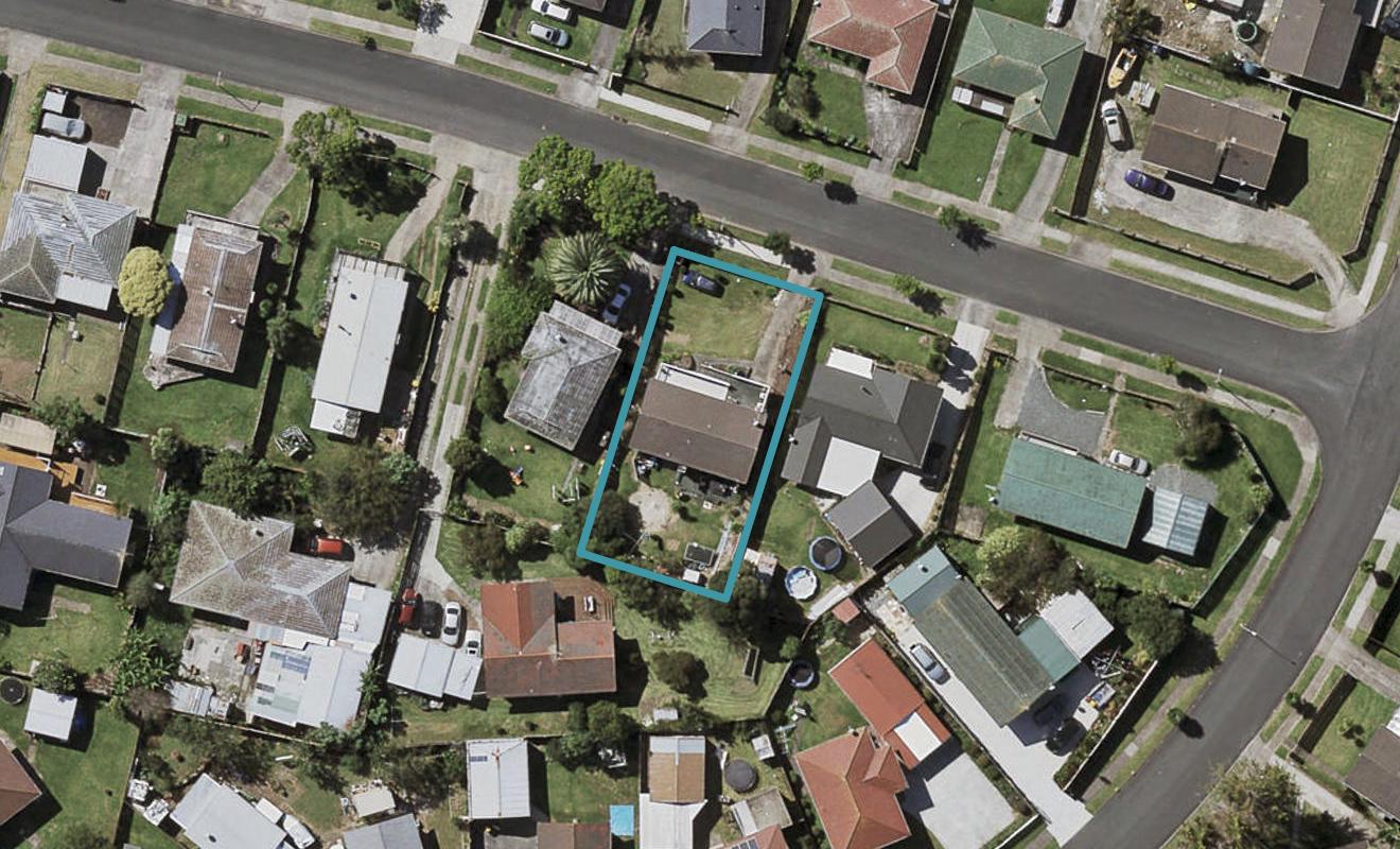 17 Maytime Street, Clover Park, Auckland - Carousel 1