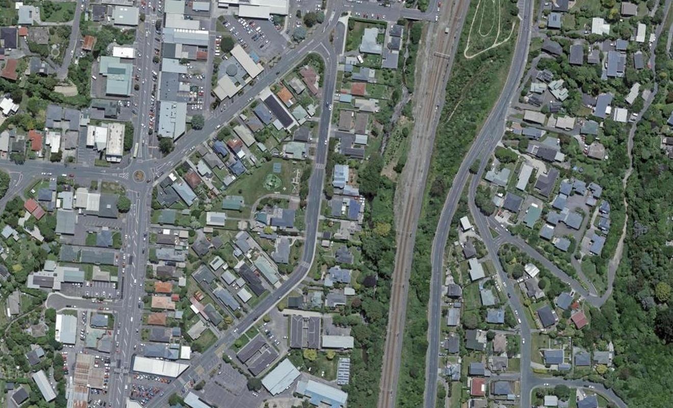 24 Oxford Street, Tawa, Wellington - Carousel 1