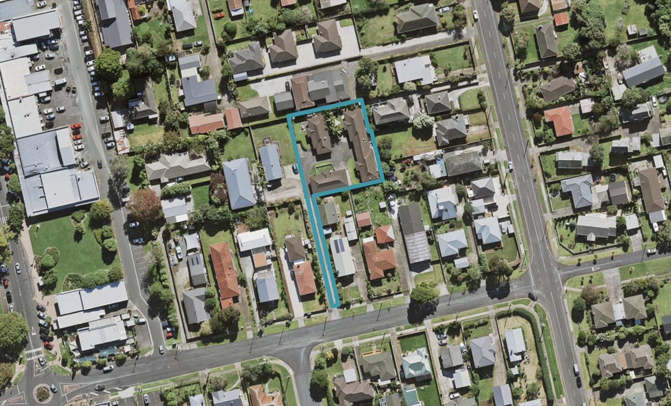 4/15 Miro Road, Mangere Bridge, Auckland - Carousel 1