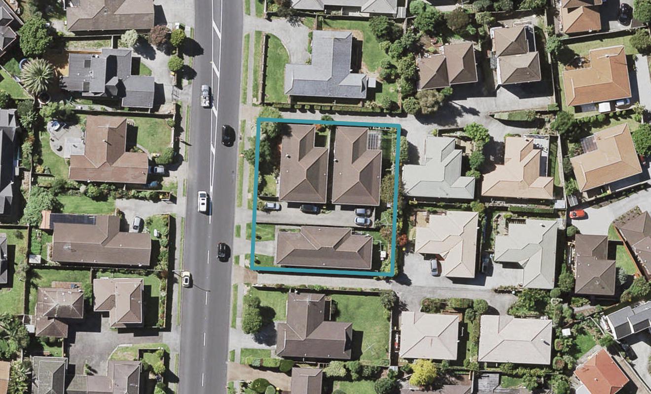 2/140 Whitford Road, Somerville, Manukau - Carousel 1