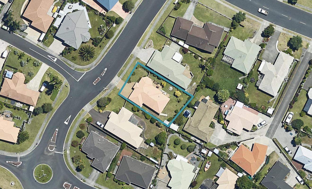 5 Kentia Avenue, Mount Maunganui, Mount Maunganui - Carousel 1