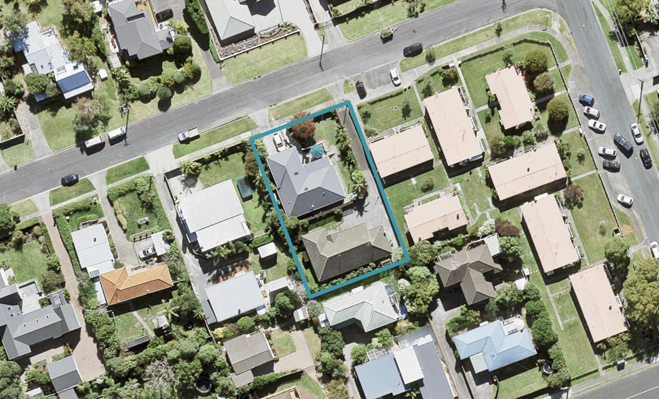 1/6 Wairere Road, Torbay, Auckland - Carousel 1