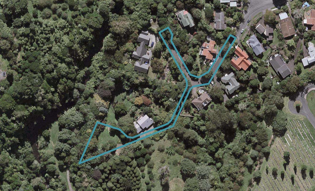 21D Sequoia Grove, Merrilands, New Plymouth - Carousel 1