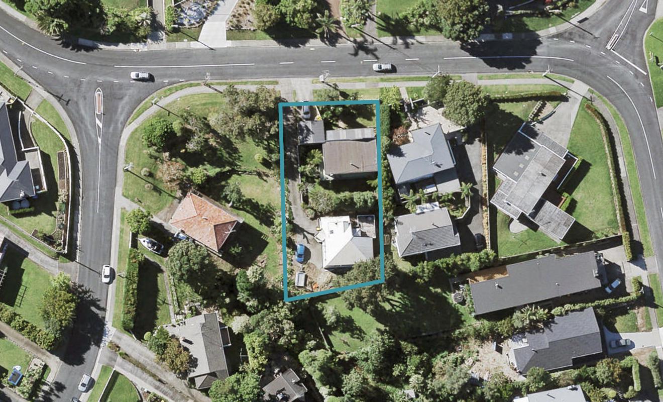 2/17 Churchill Road, Cockle Bay, Auckland - Carousel 1