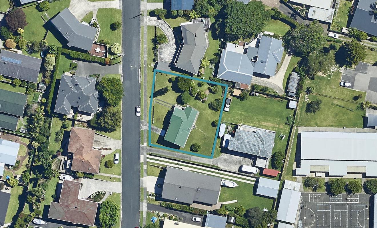 34 Andrew Place, Otumoetai, Tauranga - Carousel 1