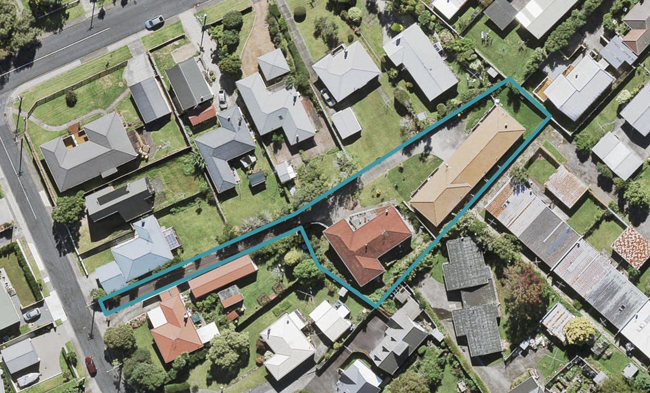 1/6 Harding Avenue, Te Atatu South, Auckland - Carousel 1