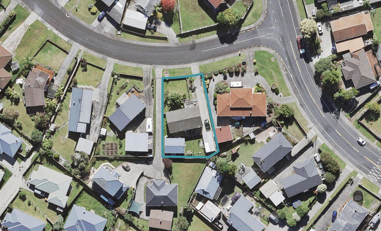 88 Rosewarne Crescent, Glendene, Auckland - Carousel 1