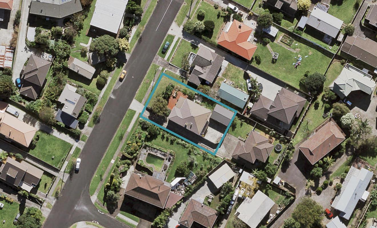 5 Seaforth Avenue, Mangere Bridge, Auckland - Carousel 1