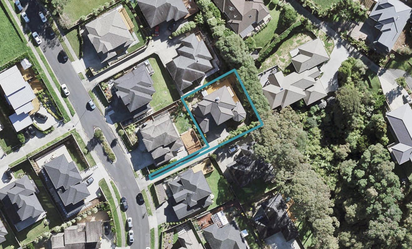 18 Namsan Close, Fairview Heights, Auckland - Carousel 1