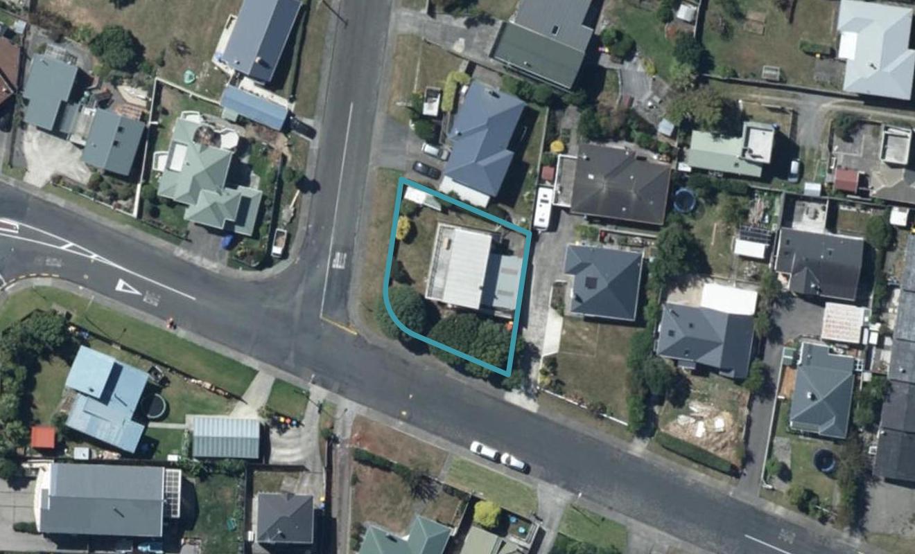 10 Bay Drive, Titahi Bay, Porirua - Carousel 1