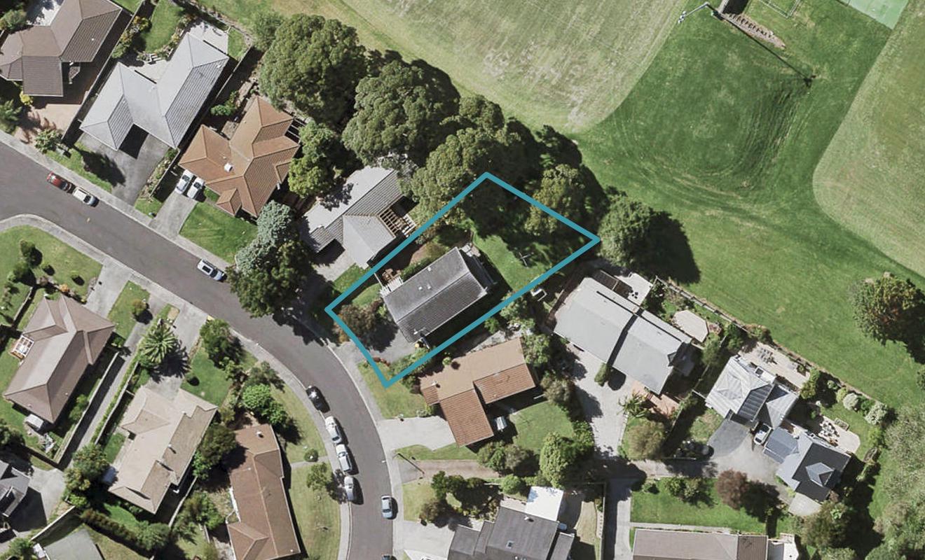 23 Ronald Macken Place, Windsor Park, Auckland - Carousel 1