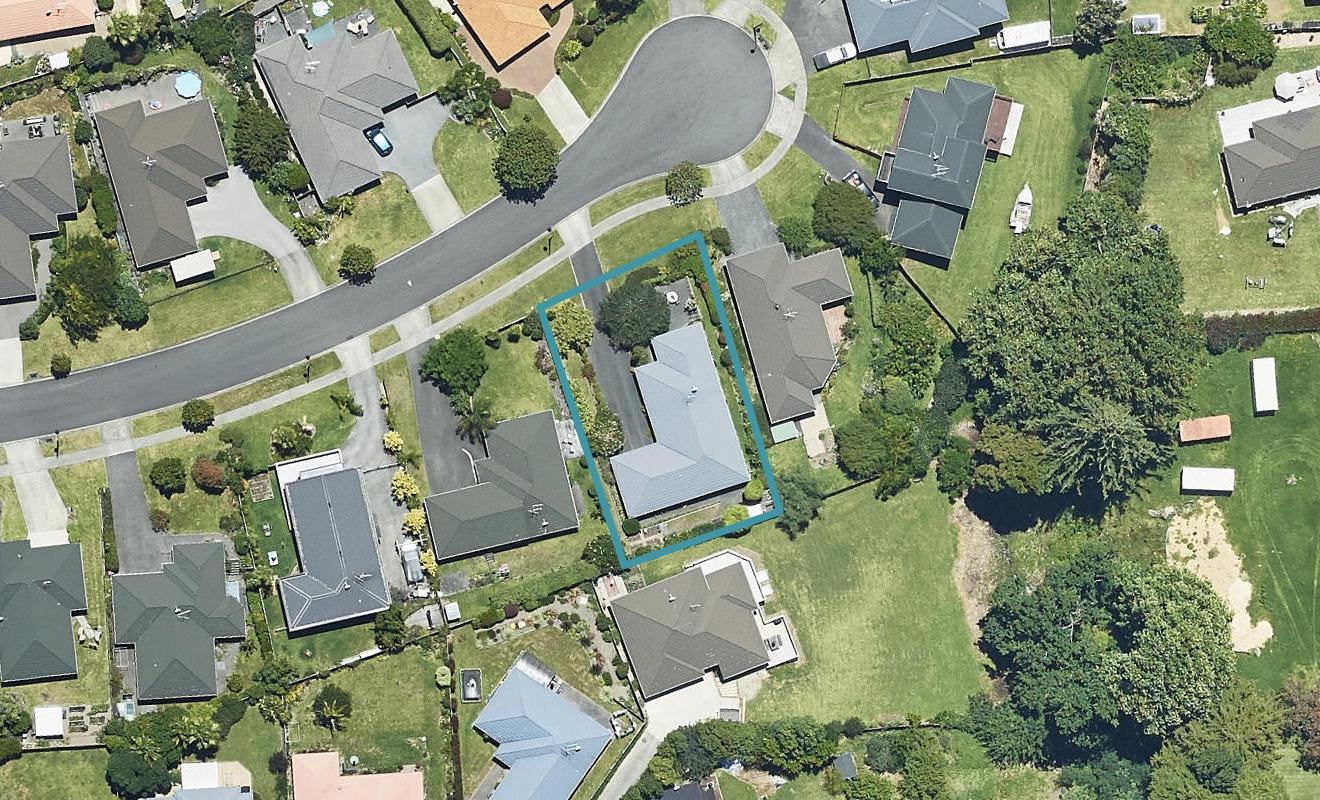 18 Hawk Place, Welcome Bay, Tauranga - Carousel 1