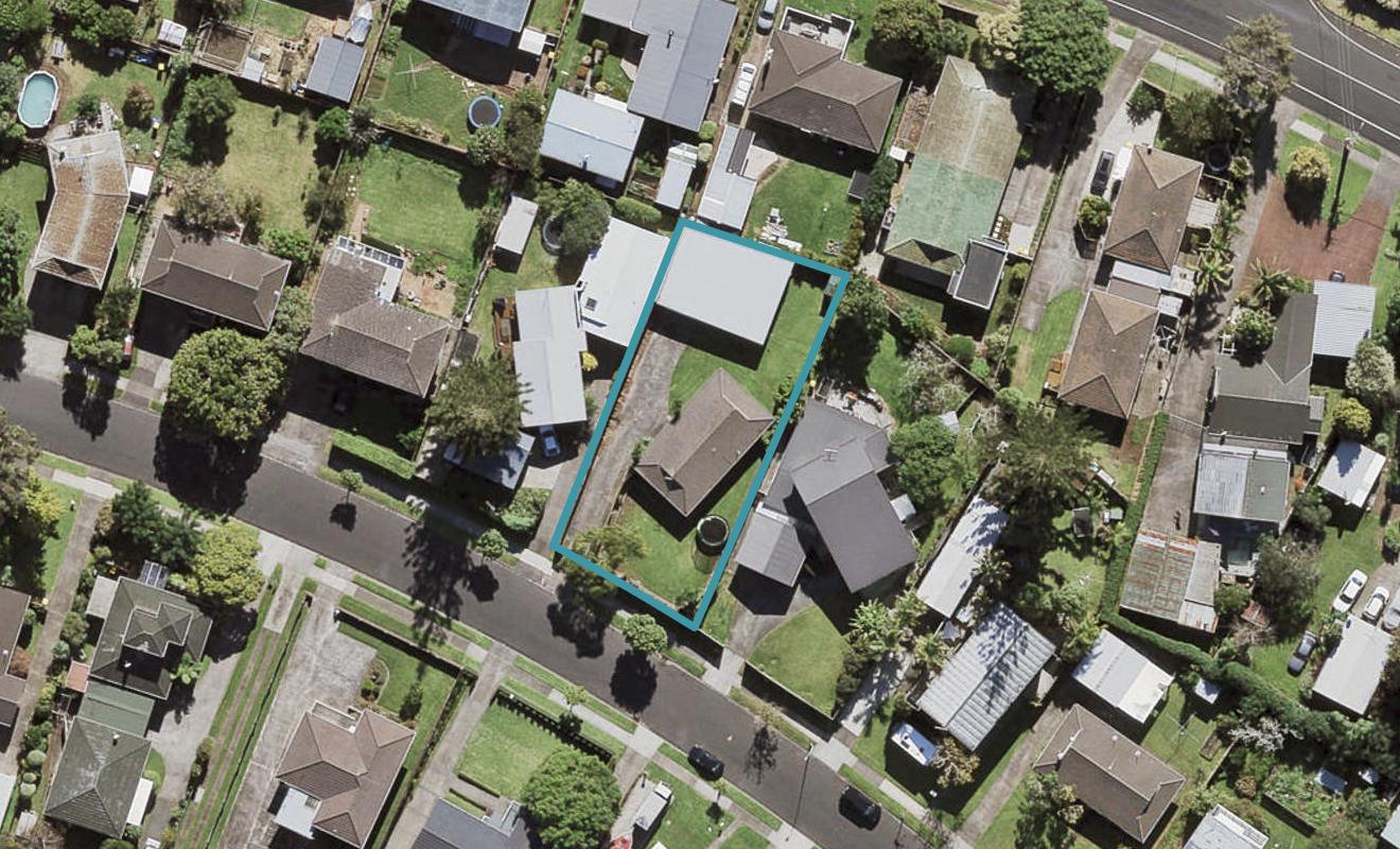 25 Waterlea Avenue, Mangere Bridge, Auckland - Carousel 1