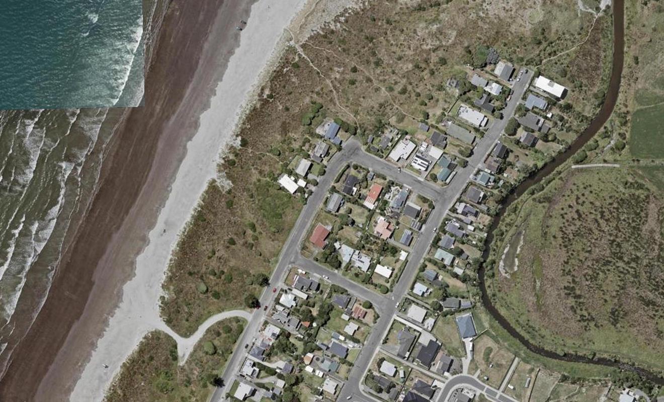 2A Marine Parade, Otaki Beach, Otaki - Carousel 1