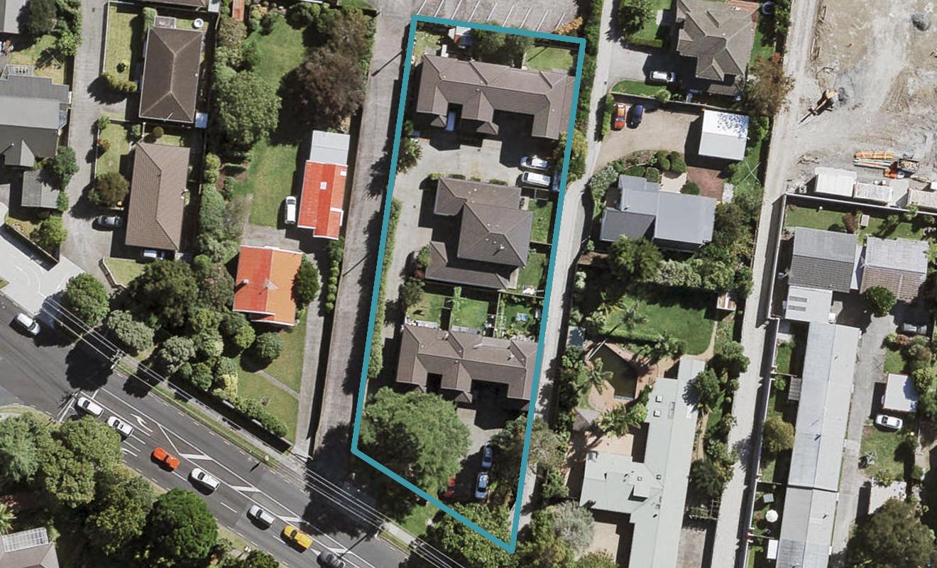 1/31 Swanson Road, Henderson, Auckland - Carousel 1