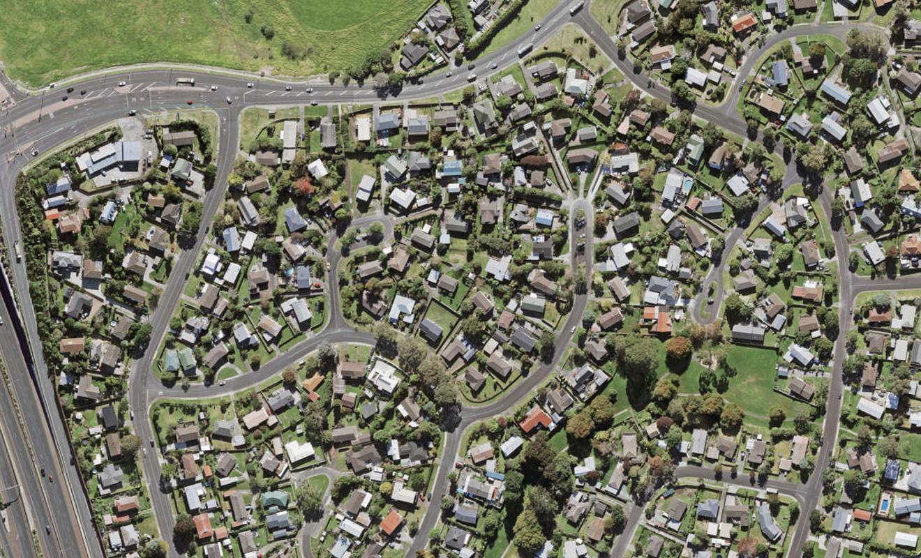 16E Saint Catherine Crescent, West Harbour, Auckland - Carousel 1