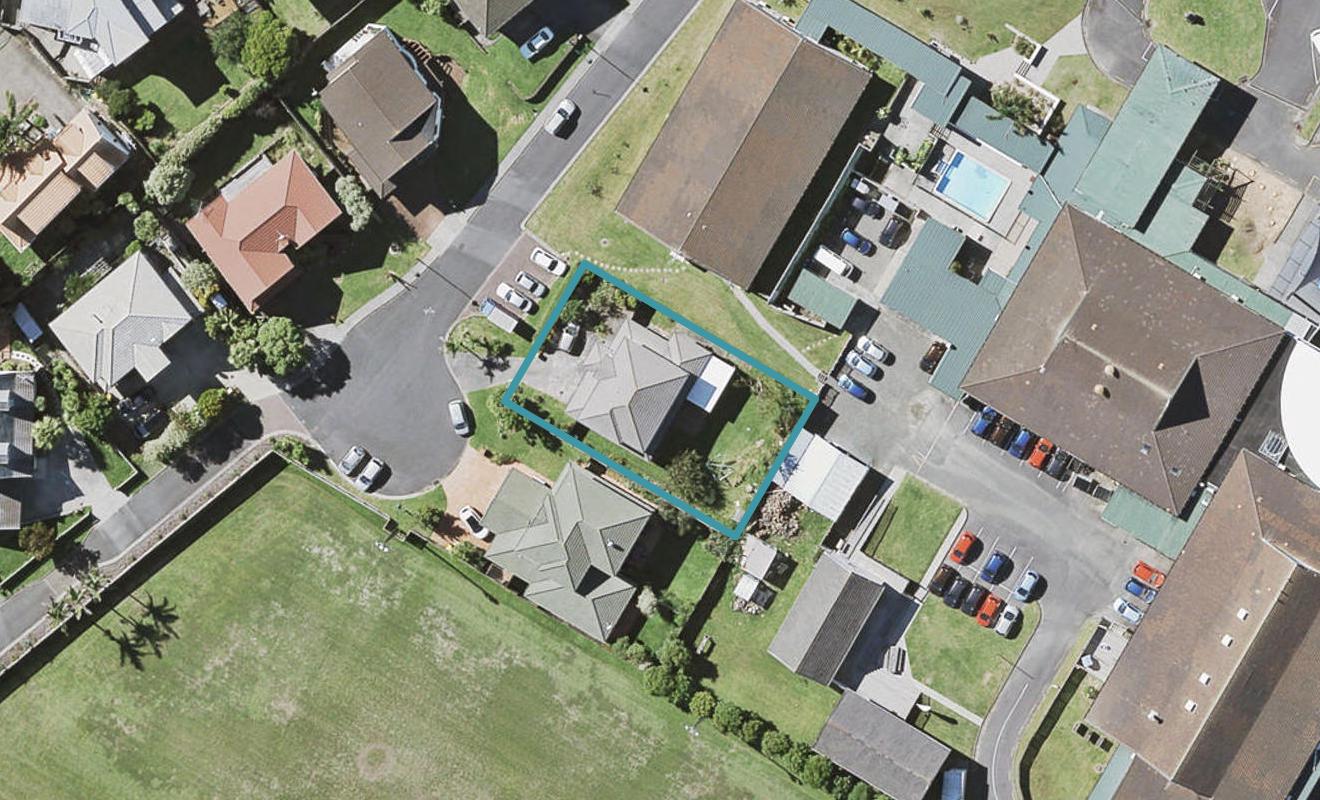 16 Noel Williams Place, Windsor Park, Auckland - Carousel 1