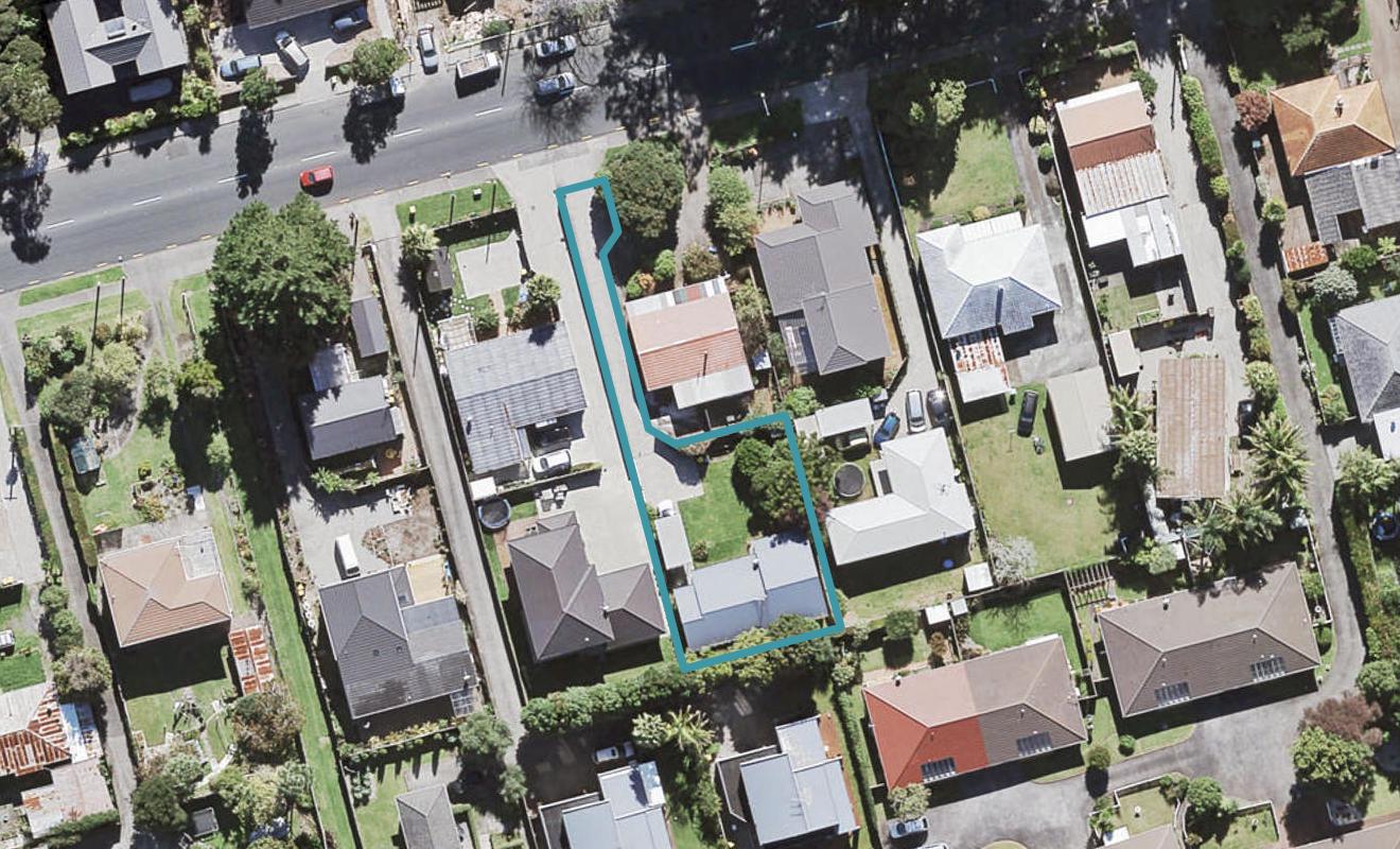 34A Godley Road, Green Bay, Auckland - Carousel 1