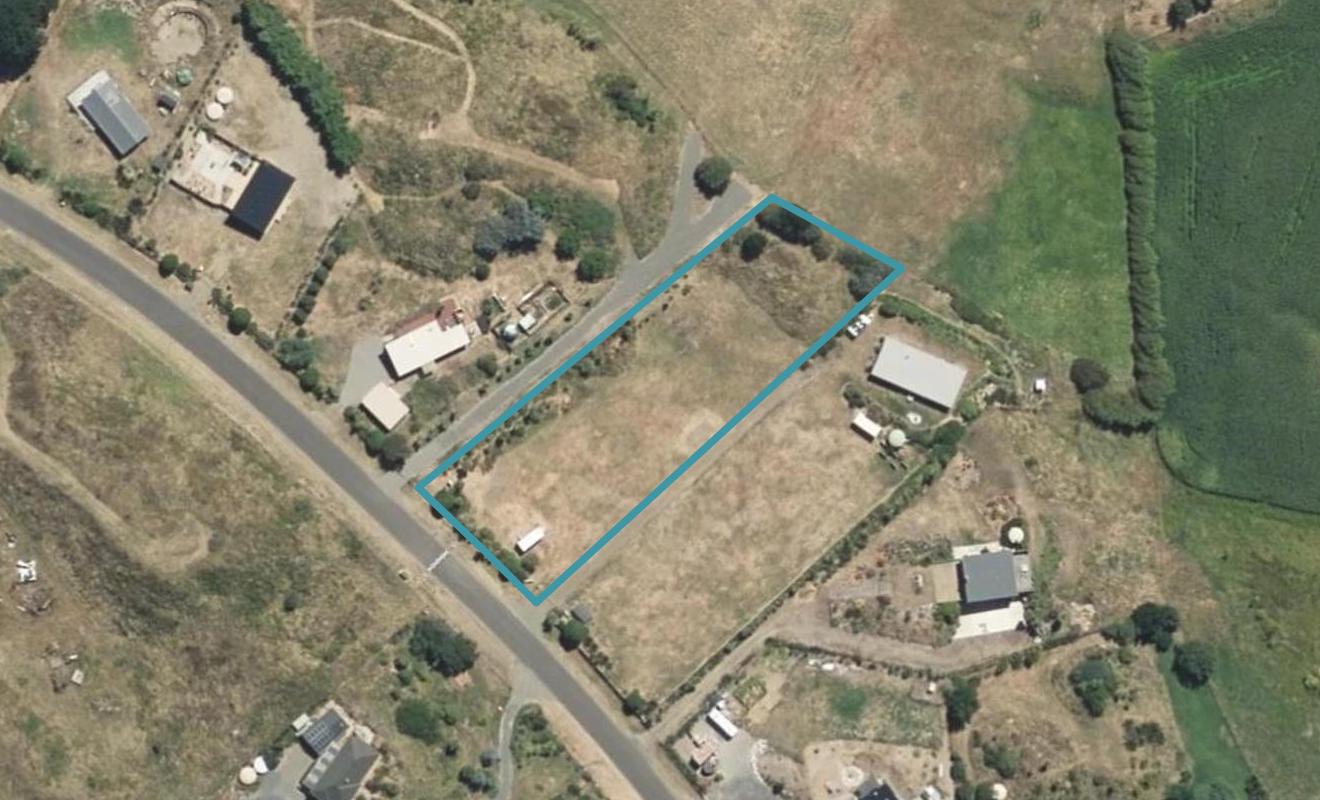 21 Strathnaver Drive, Waikawa Beach, Levin - Carousel 1
