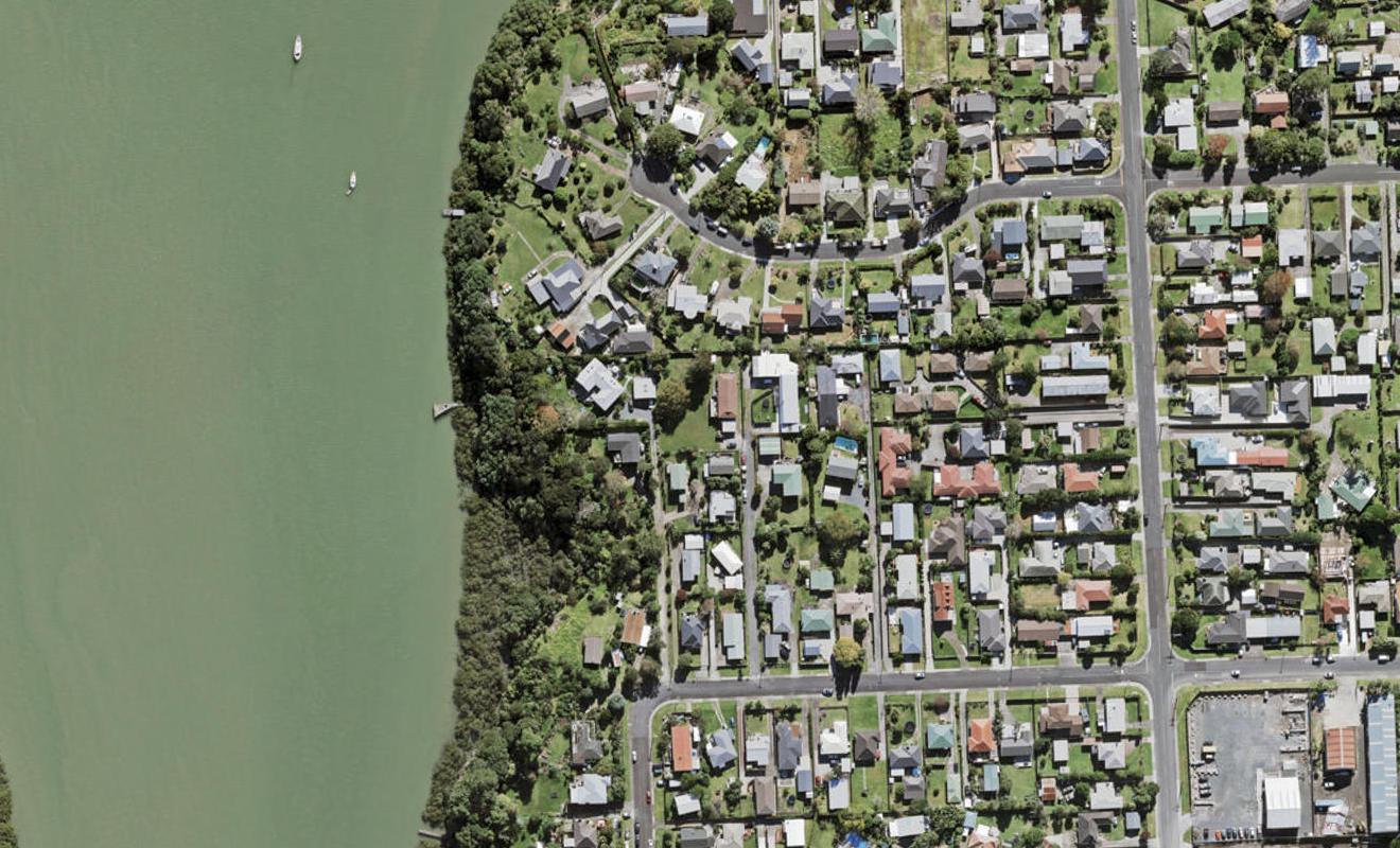 19B Tawa Road, Te Atatū Peninsula, Auckland - Carousel 1