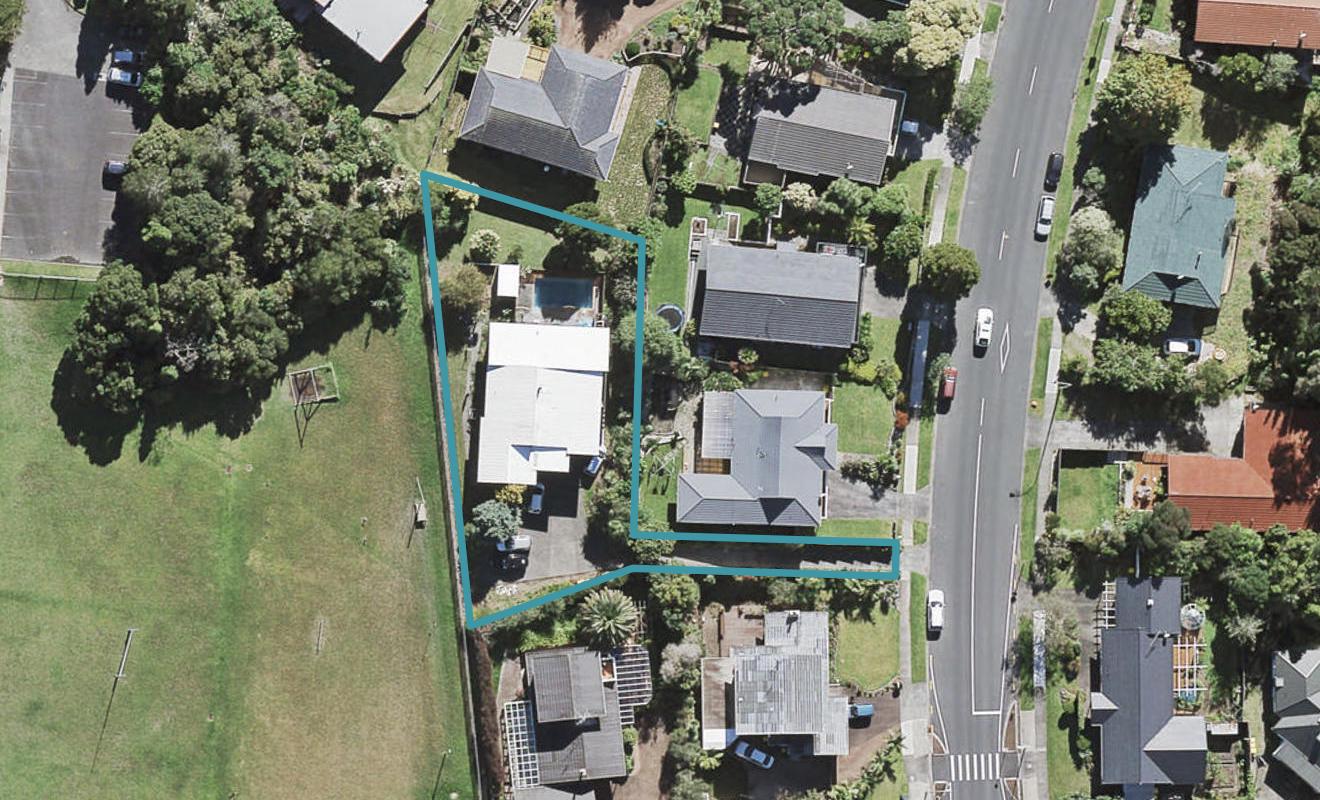 123A Chelsea View Drive, Chatswood, Auckland - Carousel 1