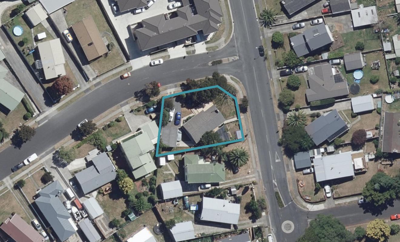 31 Deanwell Avenue, Deanwell, Hamilton - Carousel 1