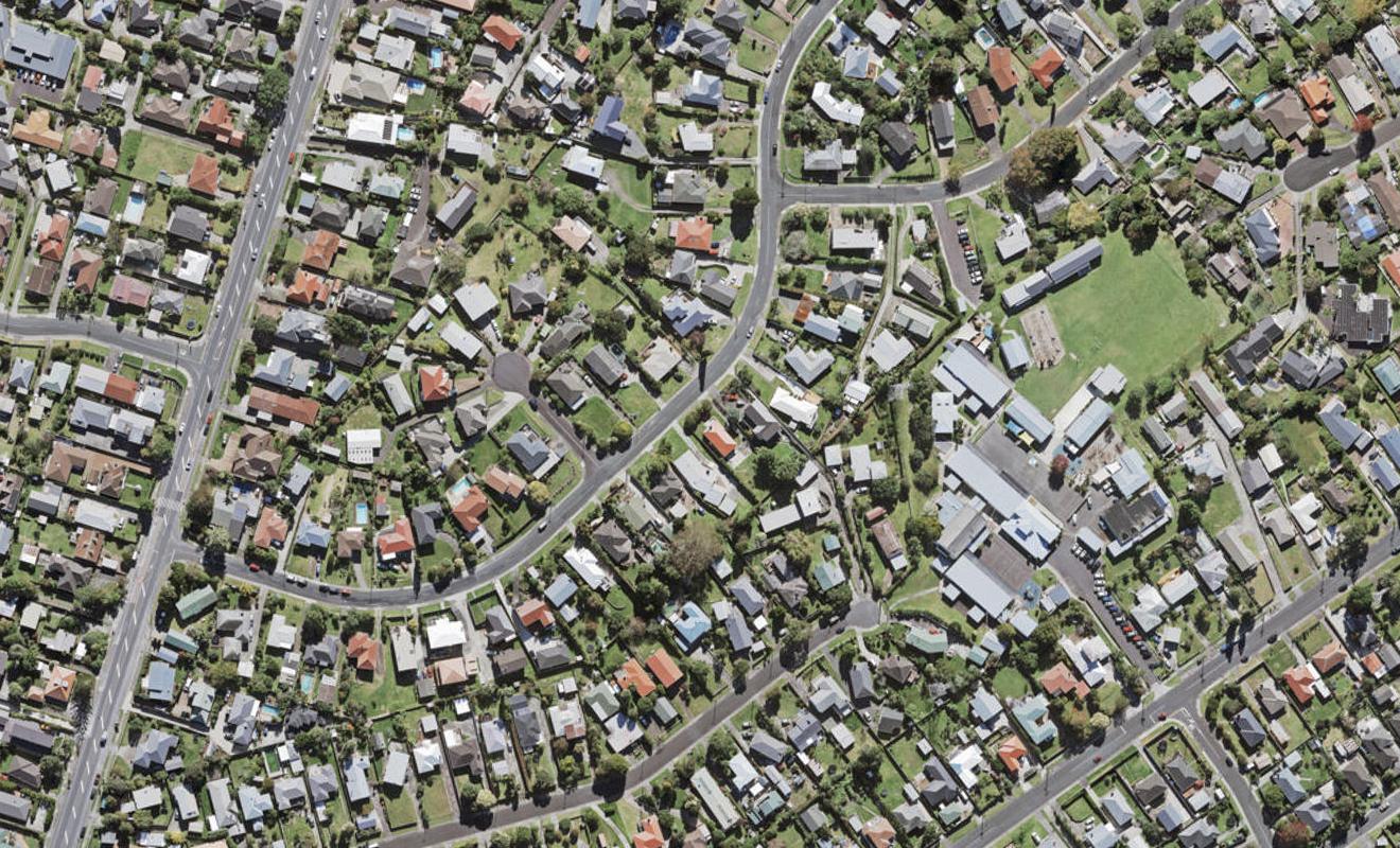 31 Tiroroa Avenue, Te Atatu South, Auckland - Carousel 1