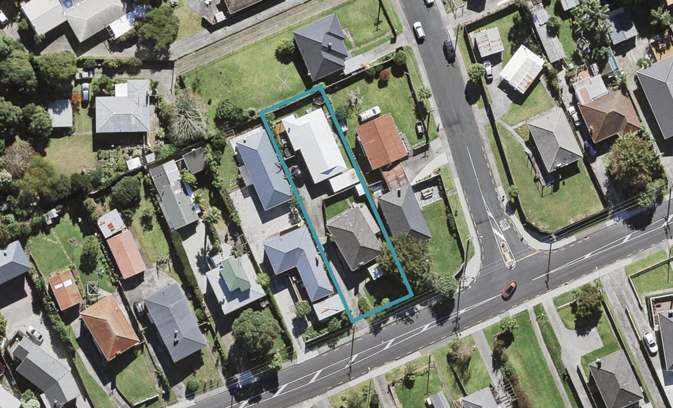 51A Vodanovich Road, Te Atatu South, Auckland - Carousel 1