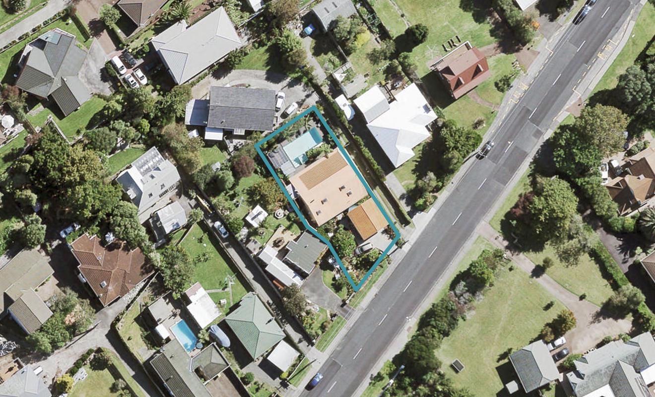 37 Avonleigh Road, Green Bay, Auckland - Carousel 1