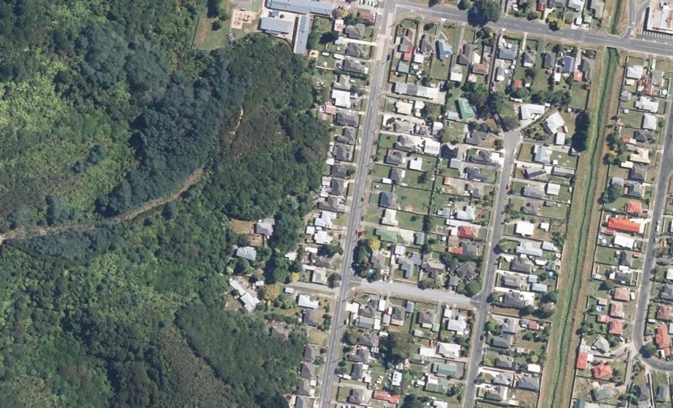 187 Wellington Road, Wainuiomata, Lower Hutt - Carousel 1