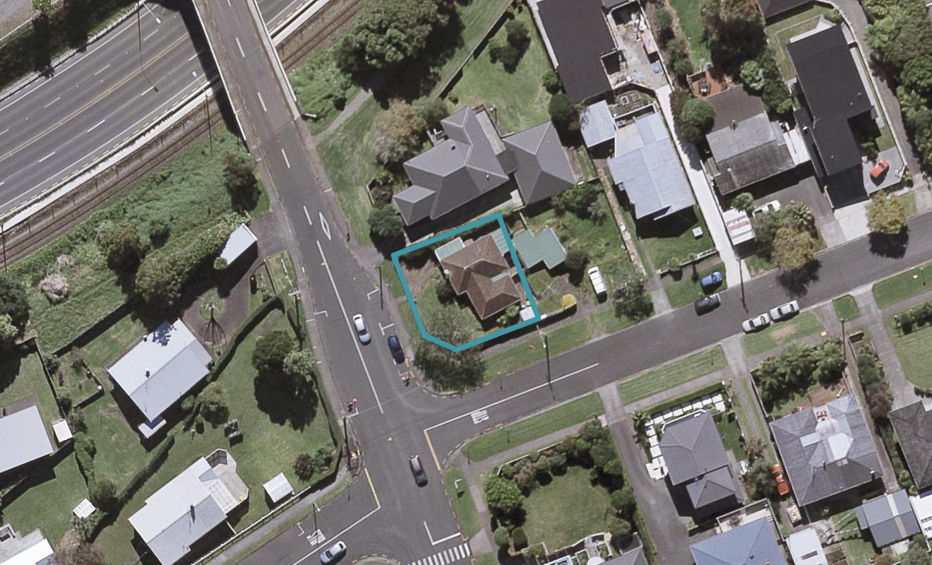 39 Paynters Avenue, Strandon, New Plymouth - Carousel 1
