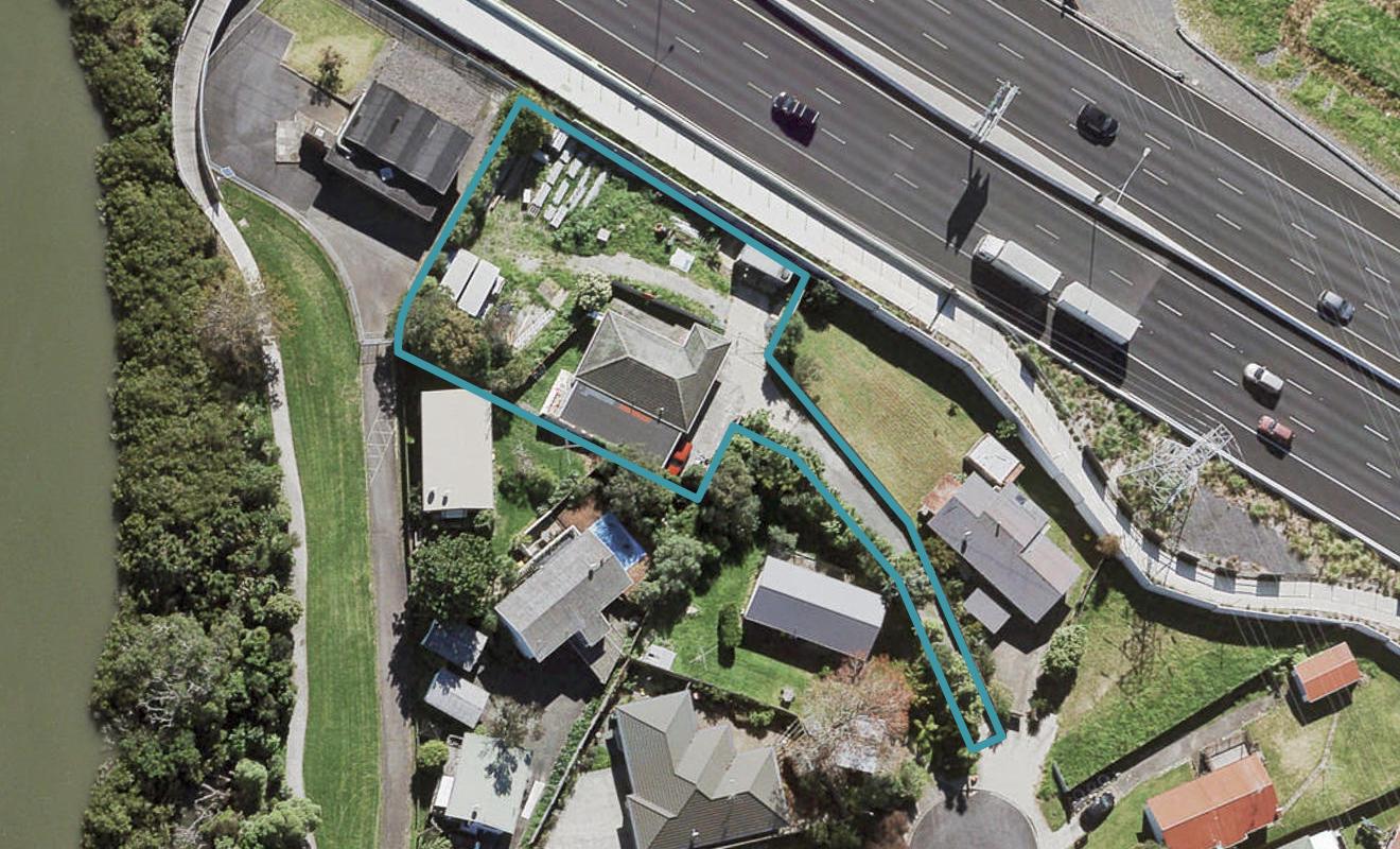 27 Marewa Street, Te Atatu South, Auckland - Carousel 1