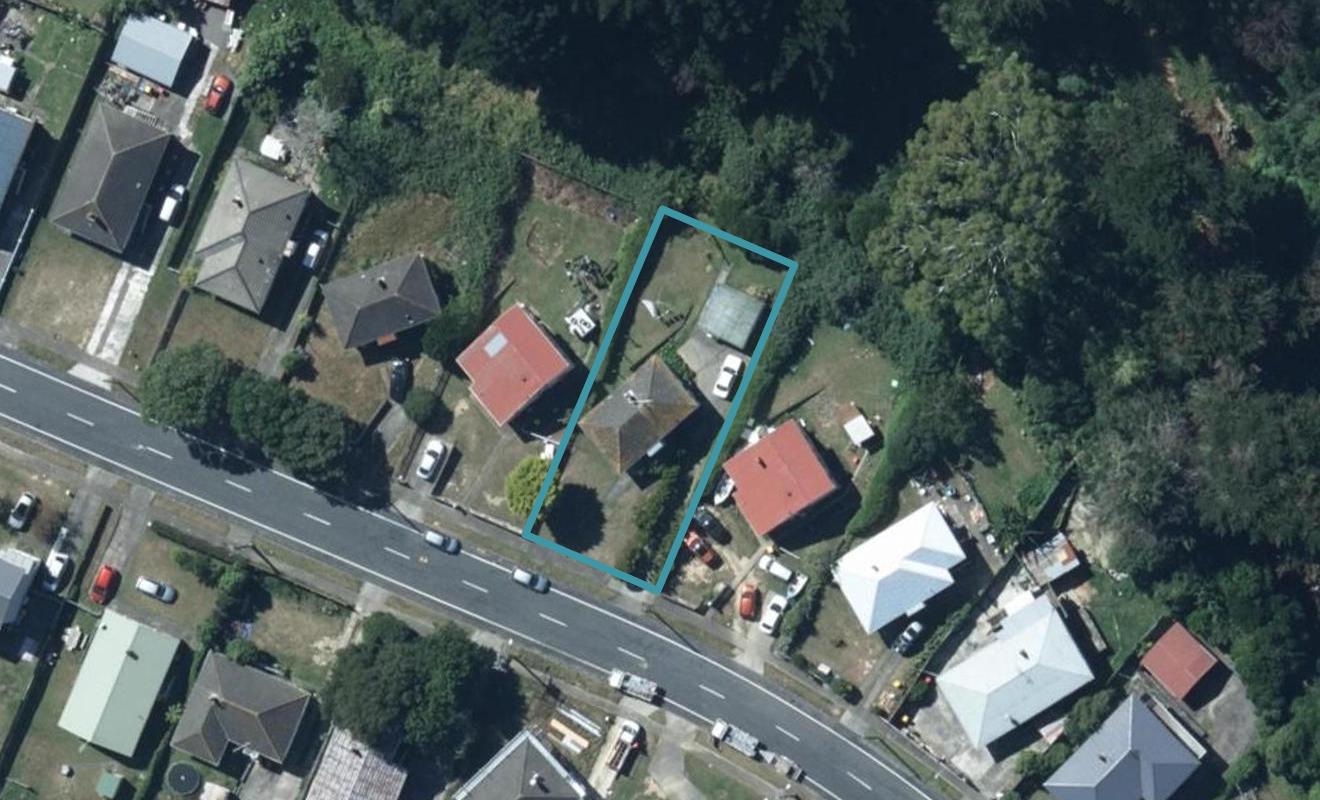 137 Castor Crescent, Cannons Creek, Porirua - Carousel 1