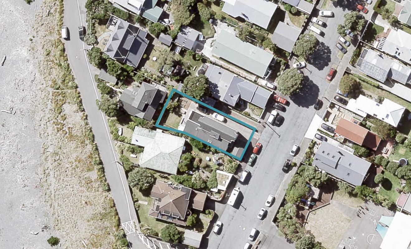 42 Tuatoru Street, Eastbourne, Lower Hutt - Carousel 1