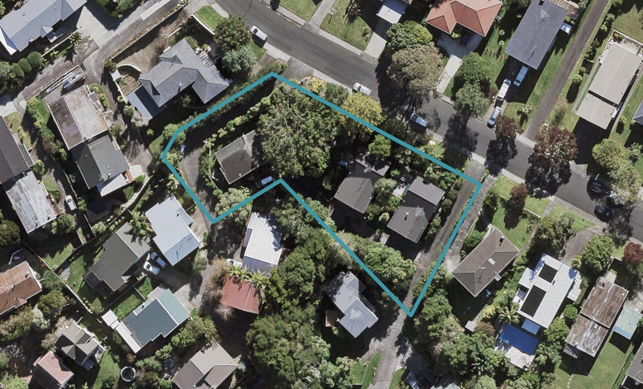 2/62 Lynden Avenue, Hillcrest, Auckland - Carousel 1