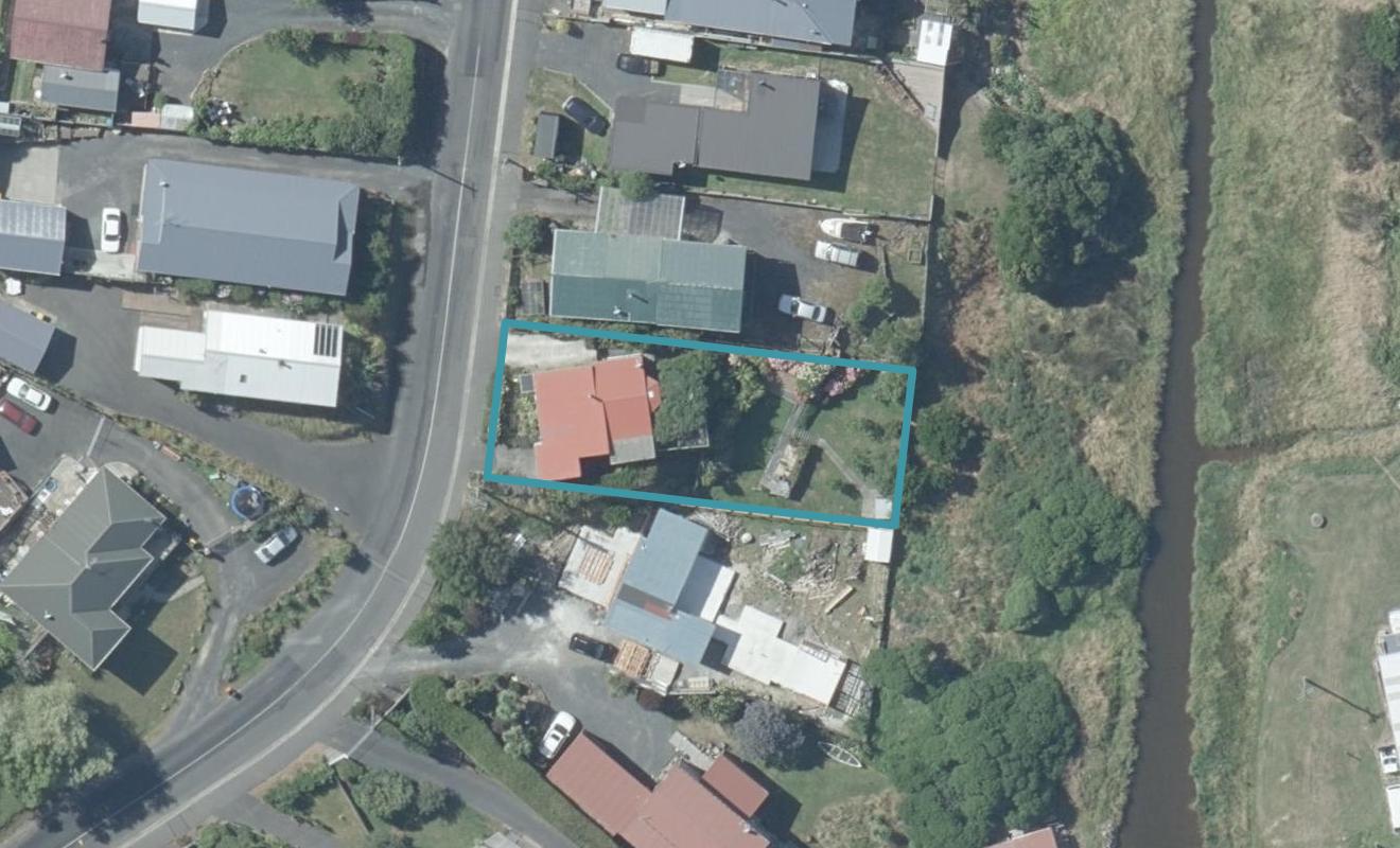 15 Edna Street, Ocean View, Dunedin - Carousel 1