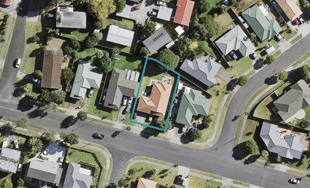 32 Waimahia Avenue, Weymouth, Auckland - Carousel 1