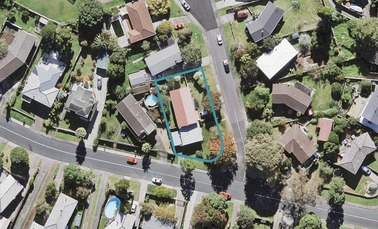 45 Lantana Road, Green Bay, Auckland - Carousel 1