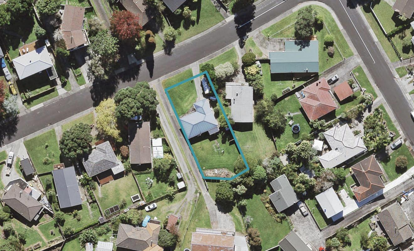 6 Temuri Place, Glendene, Auckland - Carousel 1