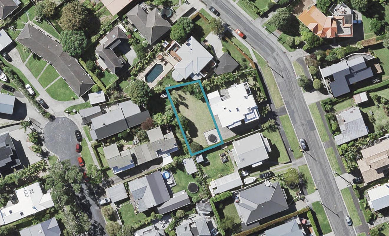 31A Merani Street, Narrow Neck, Auckland - Carousel 1