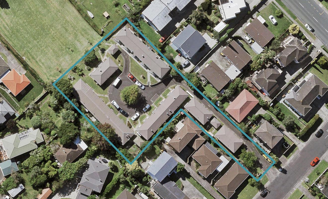 1 Gordon Avenue, Forrest Hill, Auckland - Carousel 1